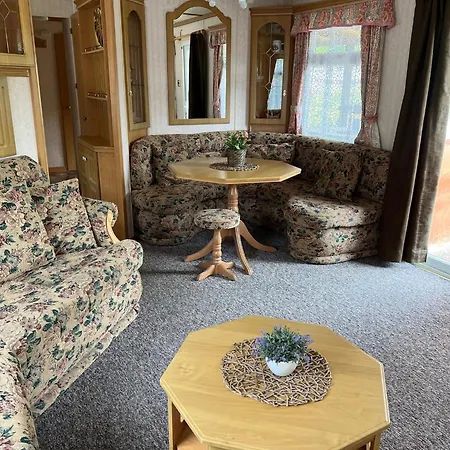 Lodge Delux W Helu *