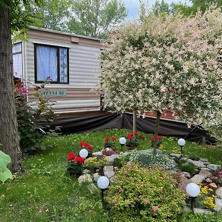 Lodge Delux W Helu *